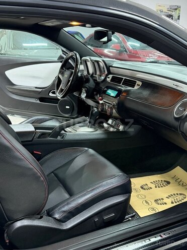 Chevrolet Camaro-25