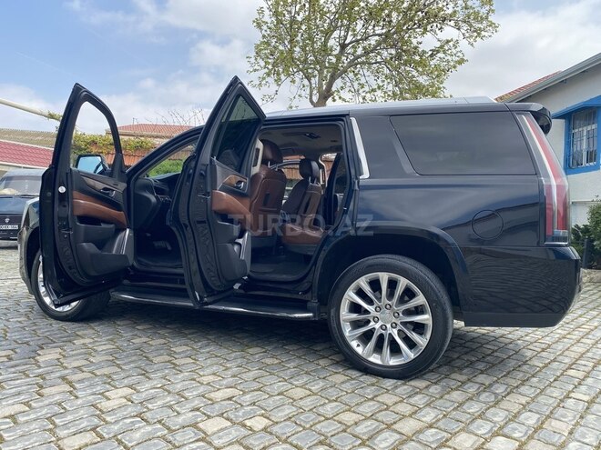 Cadillac Escalade-4