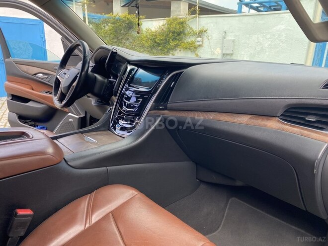Cadillac Escalade-10