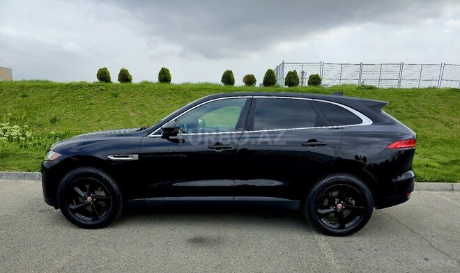 Jaguar F-Pace-5