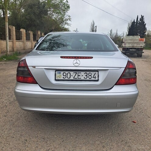 Mercedes E 220-2