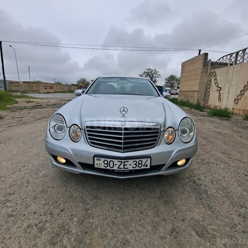 Mercedes E 220-1