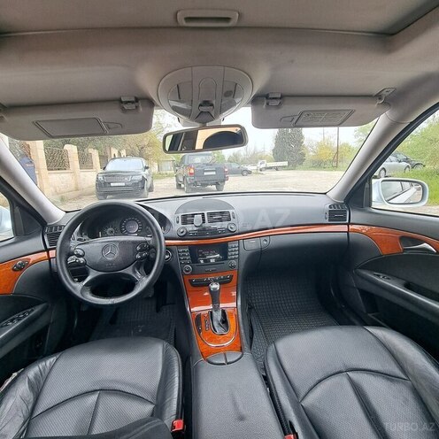 Mercedes E 220-3