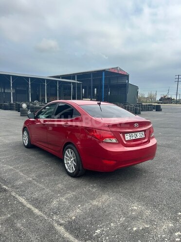 Hyundai Accent-5