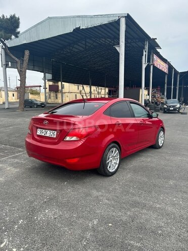 Hyundai Accent-2