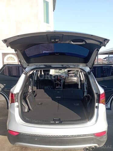 Hyundai Santa Fe-15