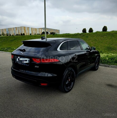 Jaguar F-Pace-8