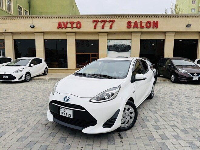 Toyota Aqua-1