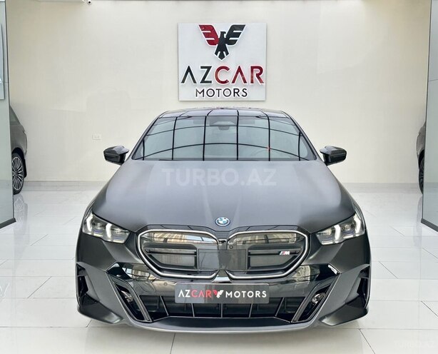 BMW i5-1