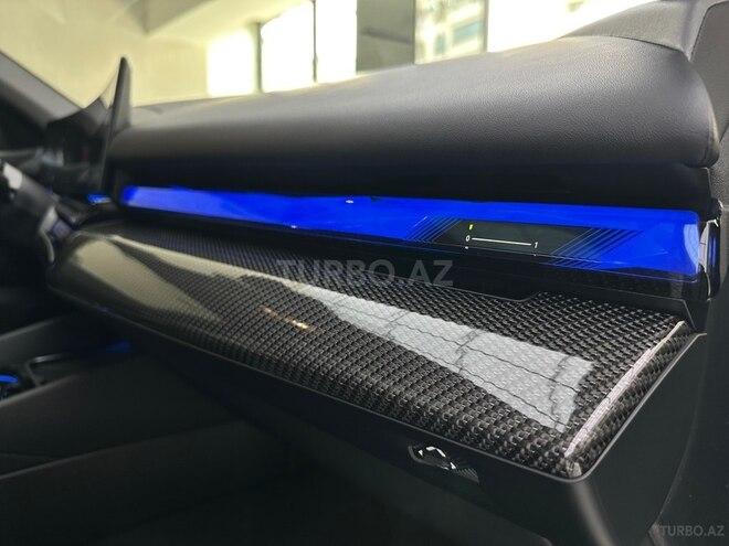 BMW i5-35