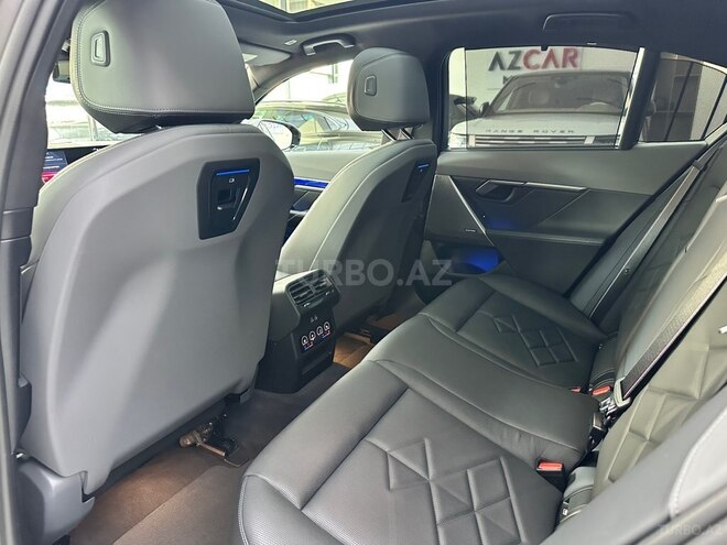 BMW i5-24