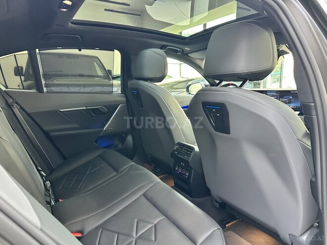 BMW i5-31