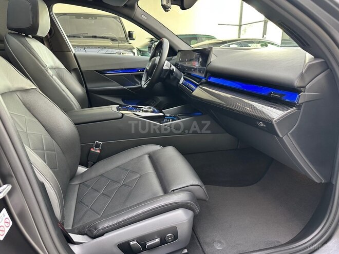 BMW i5-33