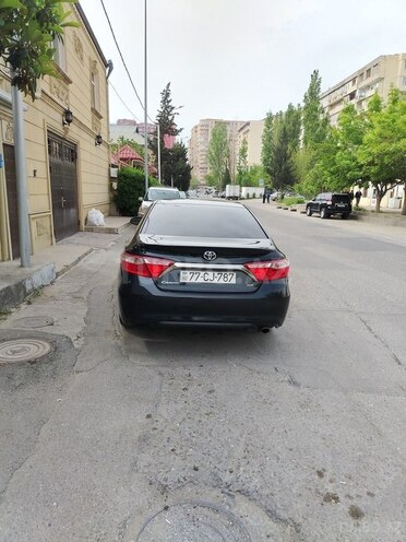 Toyota Camry-5