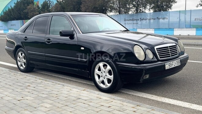 Mercedes E 220-3