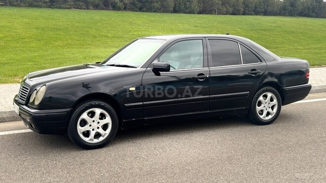 Mercedes E 220-2