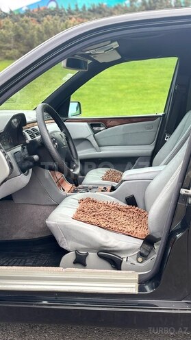 Mercedes E 220-6