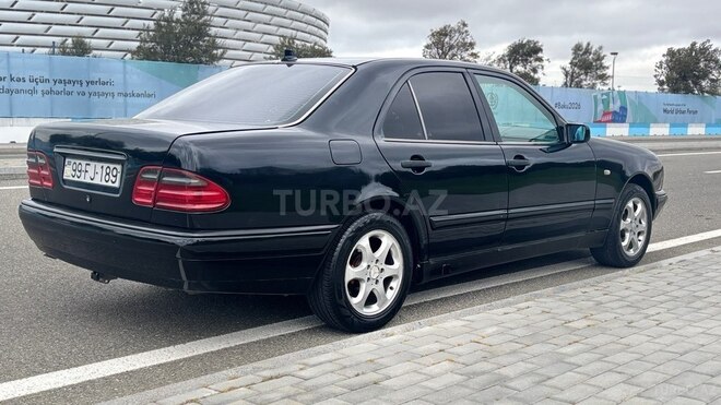 Mercedes E 220-4