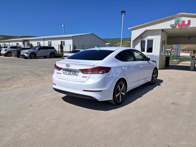 Hyundai Avante 2016, 288,000 km - 1.6 l - Bakı
