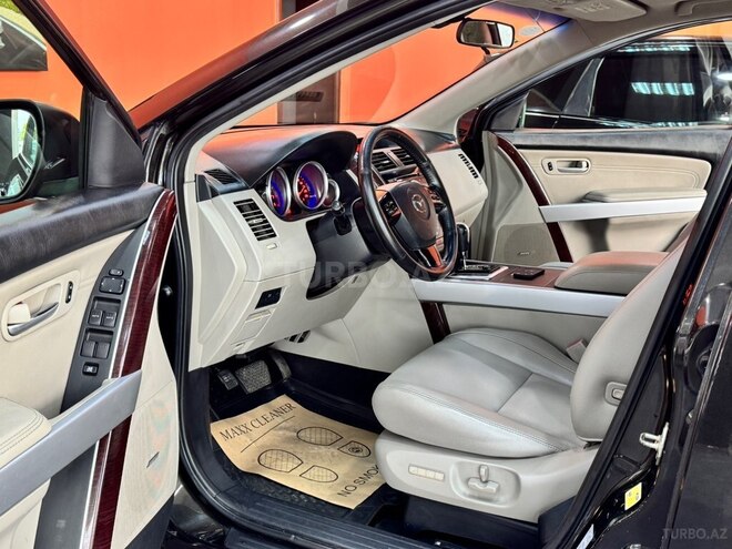 Mazda CX-9-12