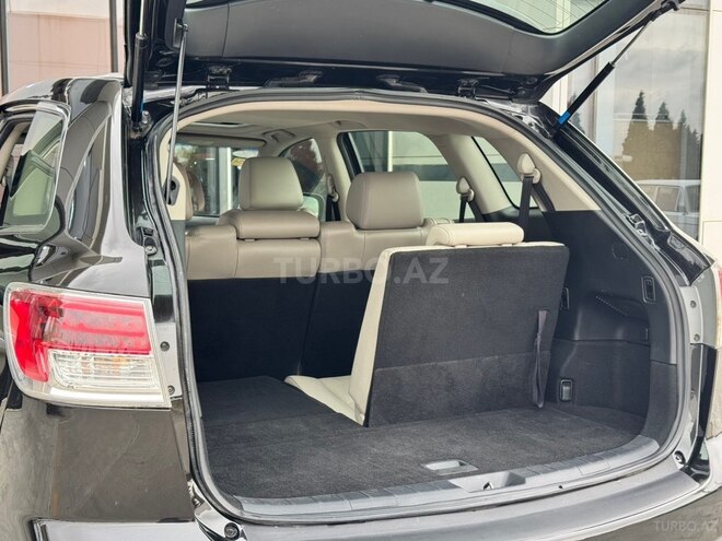 Mazda CX-9-11