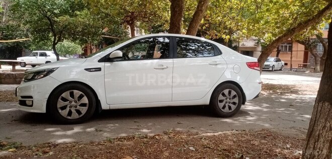 Kia Rio-5