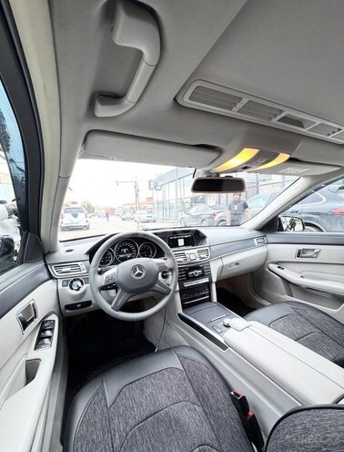 Mercedes E 250-6