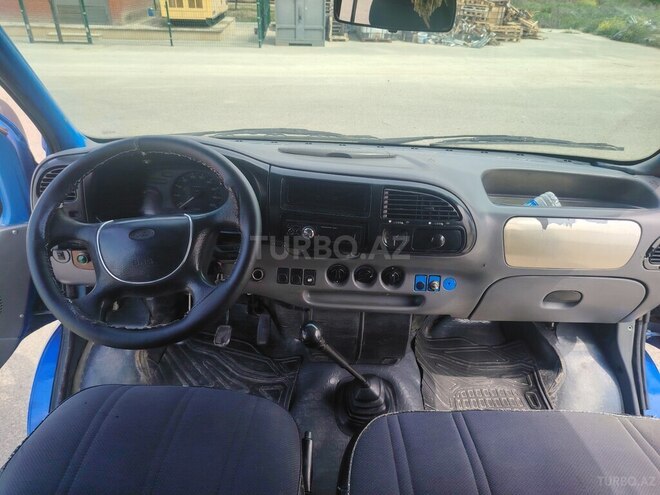 Ford Transit-5