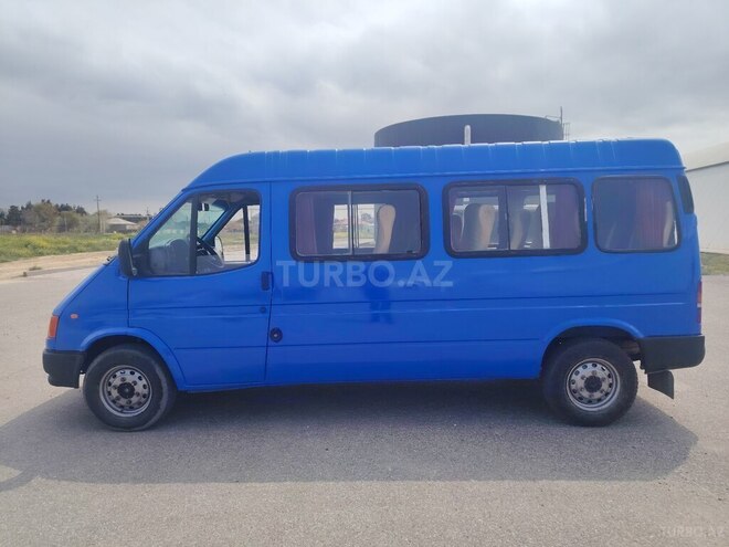 Ford Transit-8