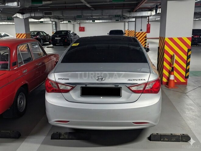 Hyundai Sonata-2