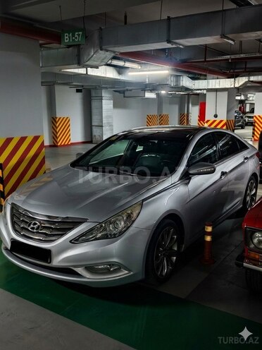 Hyundai Sonata-4
