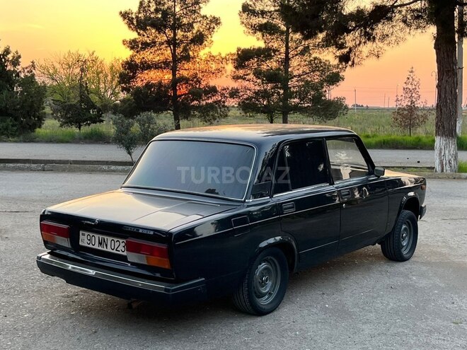 LADA (VAZ) 2107-2