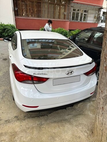 Hyundai Elantra-6