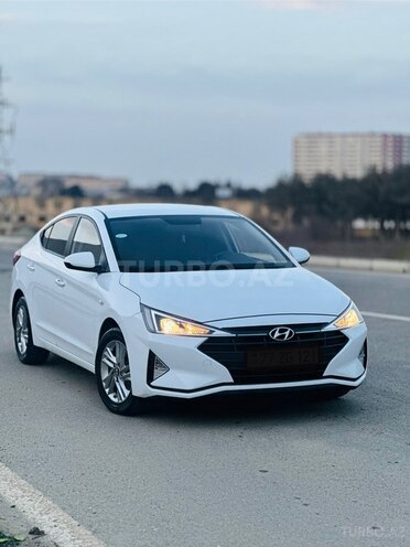 Hyundai Elantra-1