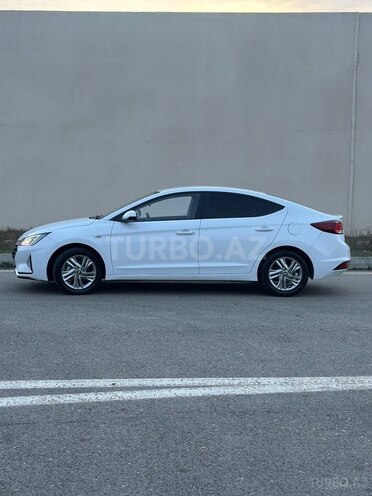 Hyundai Elantra-7