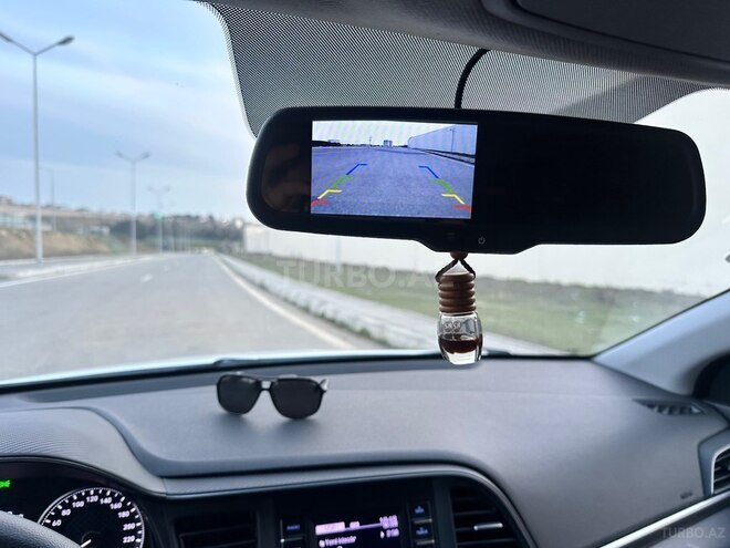 Hyundai Elantra-8