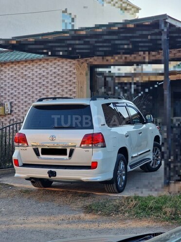 Toyota Land Cruiser-8