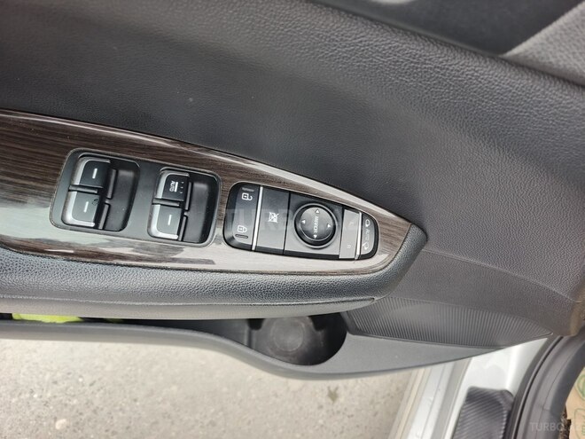 Kia K5-13