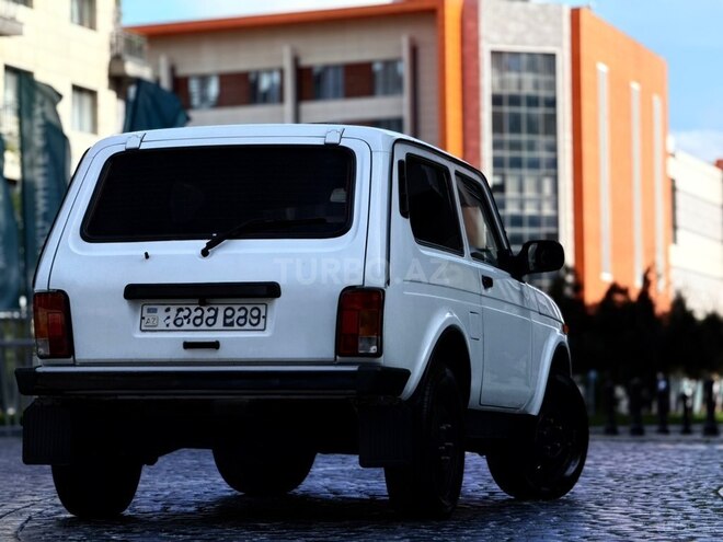 LADA (VAZ) Niva-15