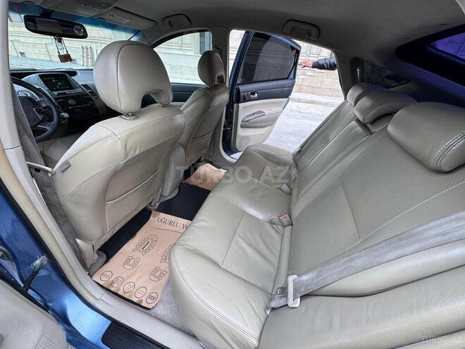 Toyota Prius-8