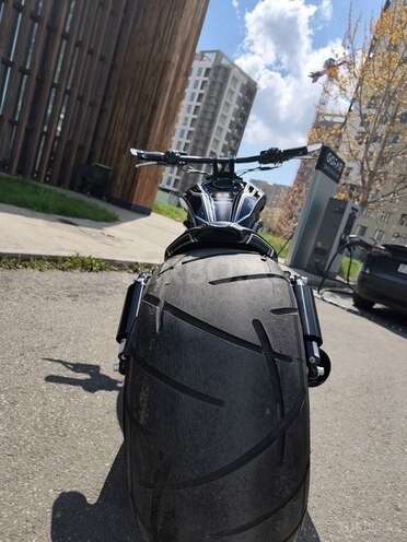 Harley-Davidson Night Rod-3