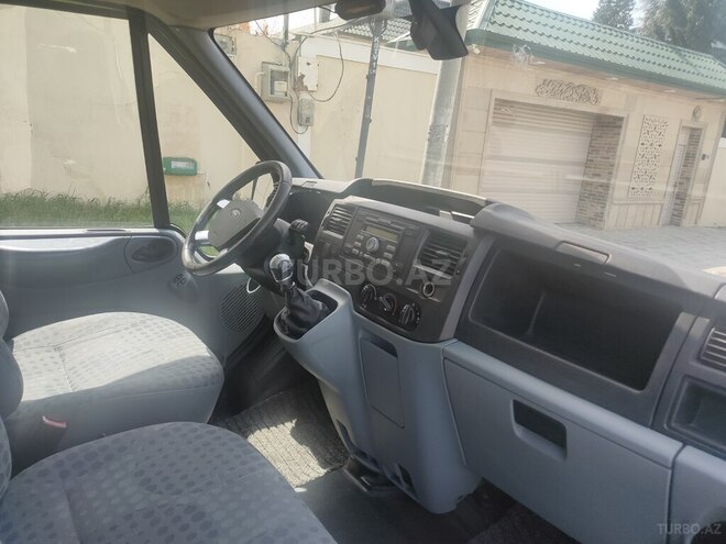 Ford Transit-3