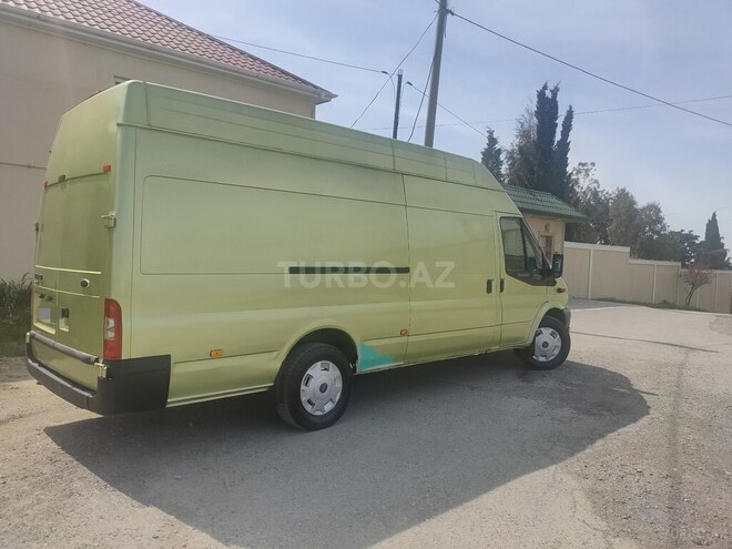 Ford Transit-5