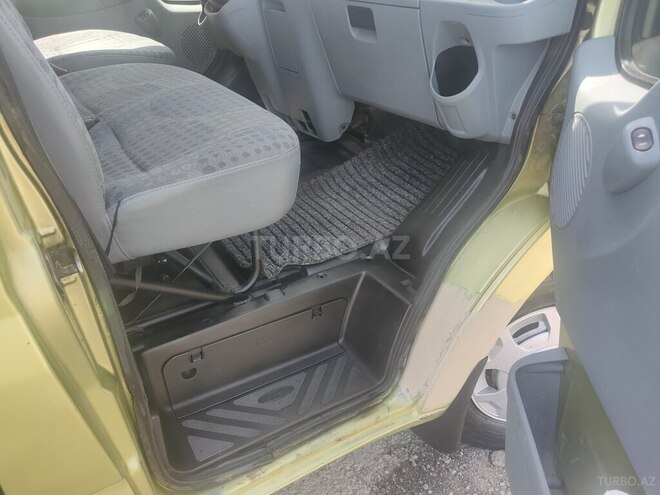 Ford Transit-9