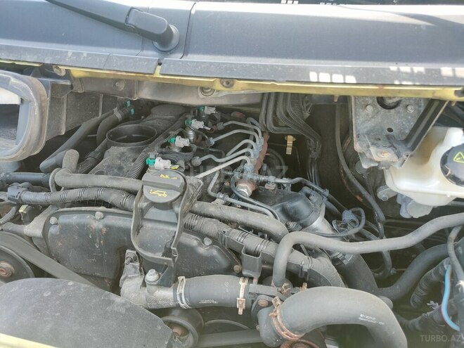 Ford Transit-11
