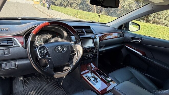 Toyota Camry-6
