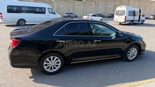 Toyota Camry-13