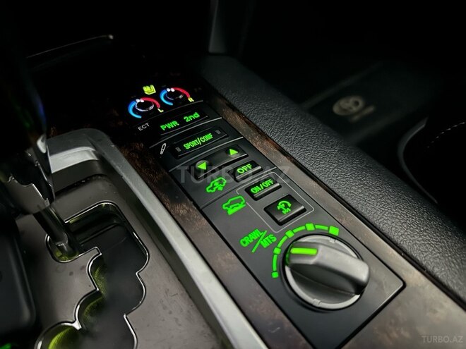 Toyota Land Cruiser-22