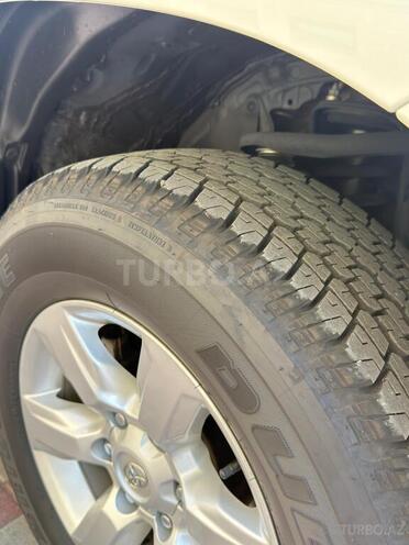 Toyota Land Cruiser Prado-12