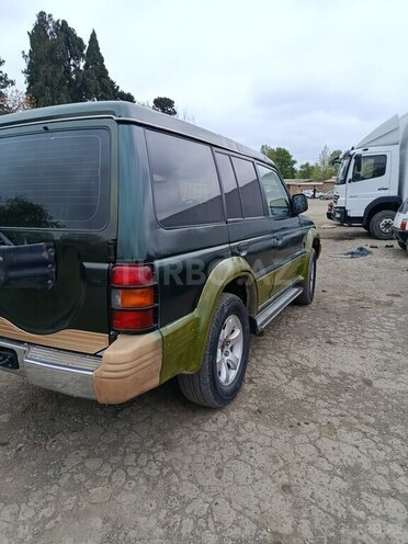 Mitsubishi Pajero-3